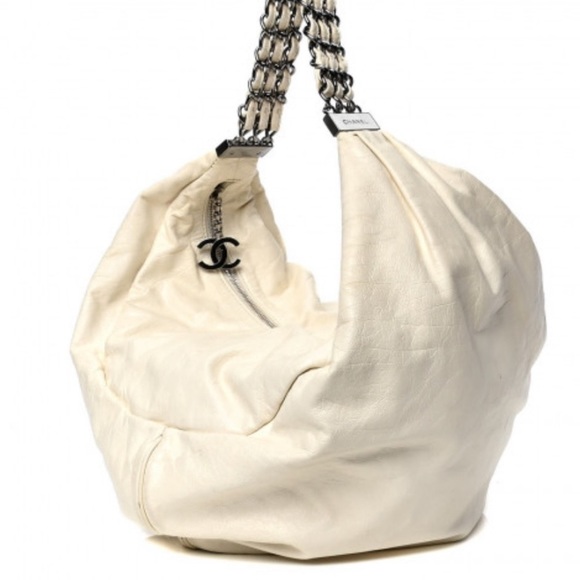 Authentic “CHANEL” lambskin Rock & Chain bag. Gently used. OFF WHITE/CREME color - Picture 6 of 8